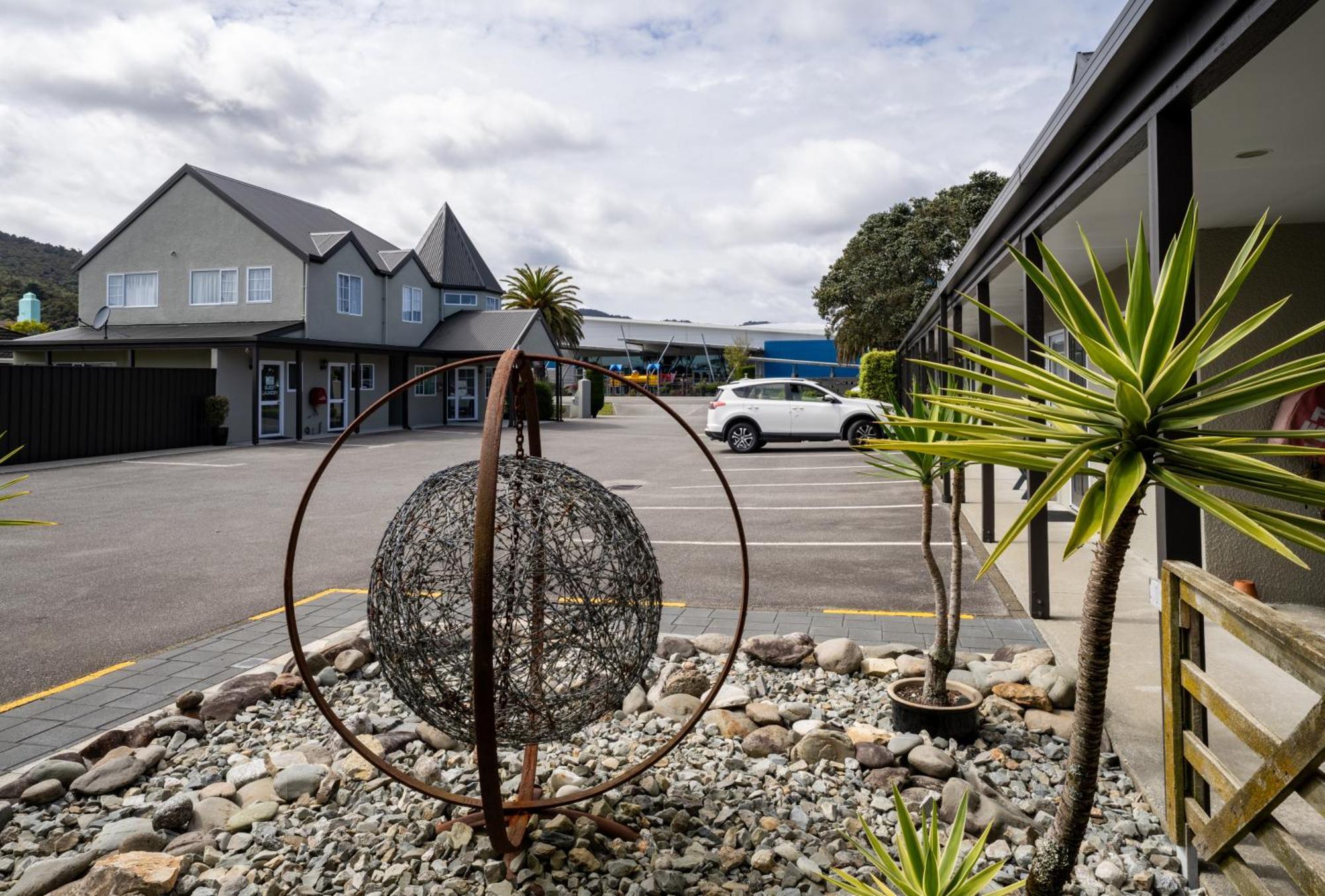 Asure Gables Motor Lodge Greymouth Exterior photo